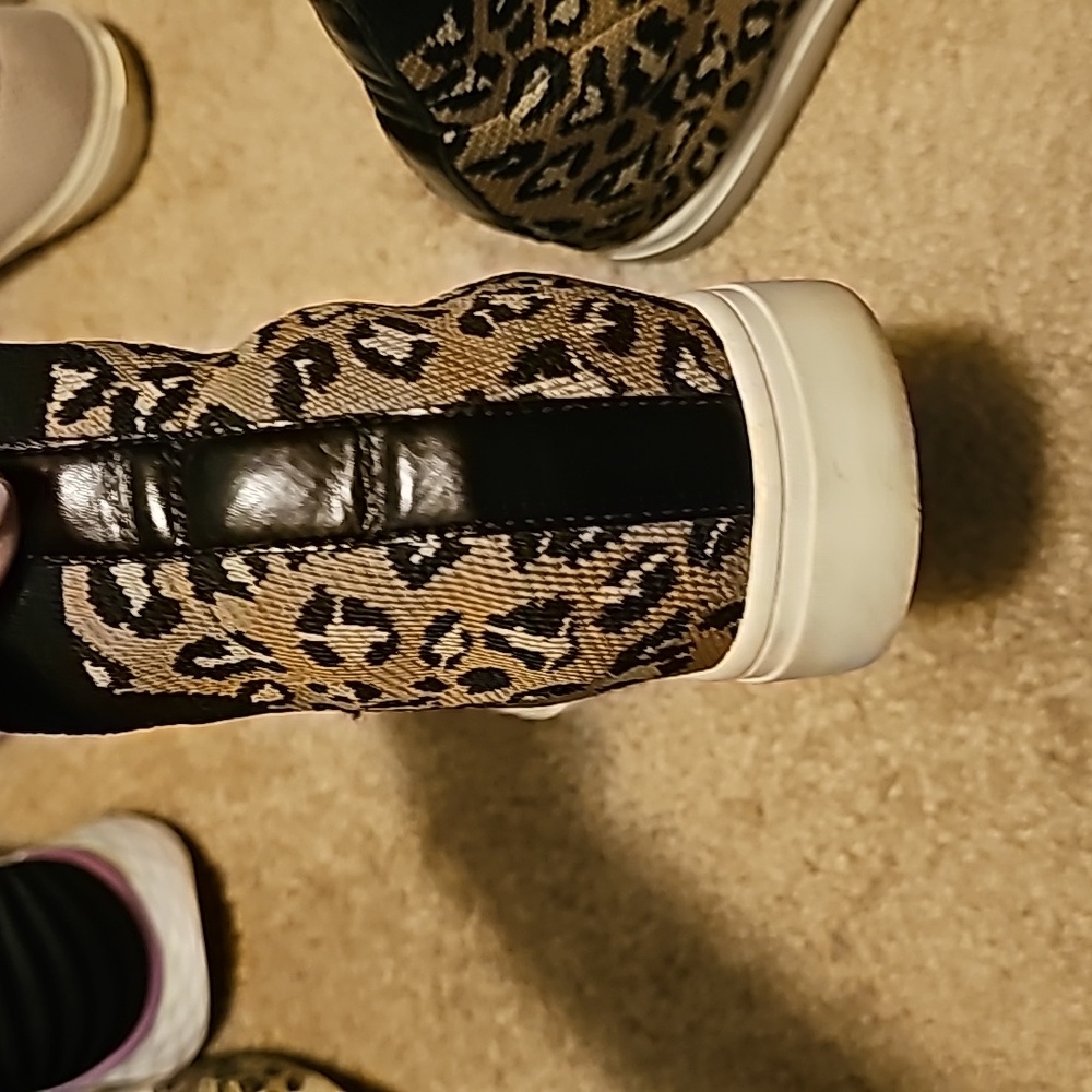 Womens Shoes - Picture 3 of 3